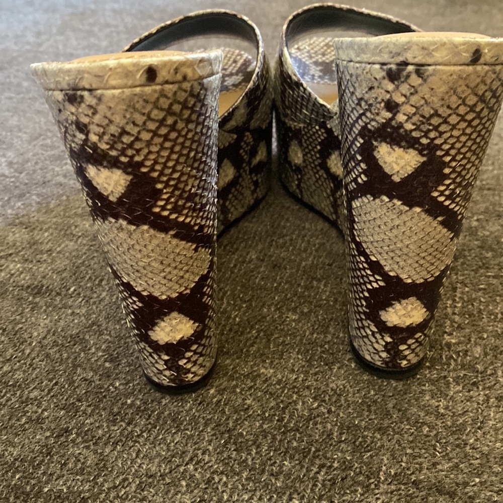 Gorgeous Light Blue Python Wedges - image 4